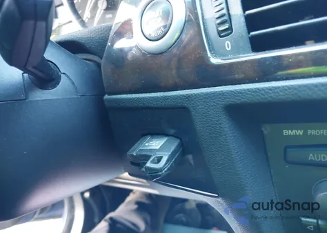 2007 BMW 328Xi из США, поврежденный, VIN WBAVC93507KX56058